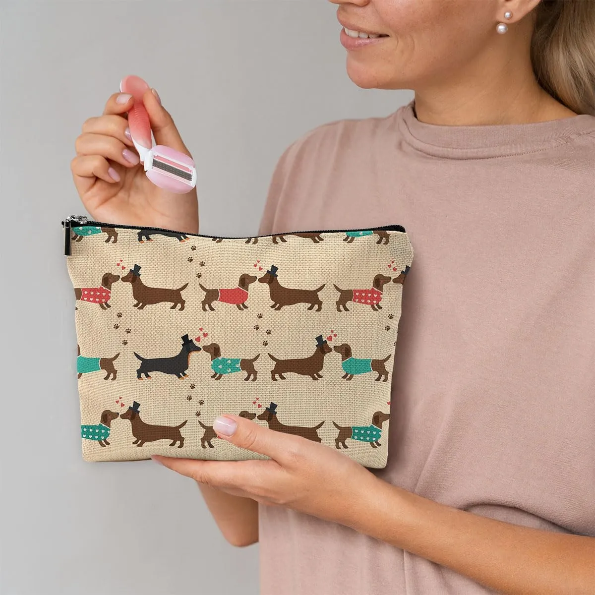 Dachshund Valentine Makeup Bag - Love & Dachshund Gifts for Her, Wife, Girlfriend & Mom - Small Cosmetic Bag for Purse