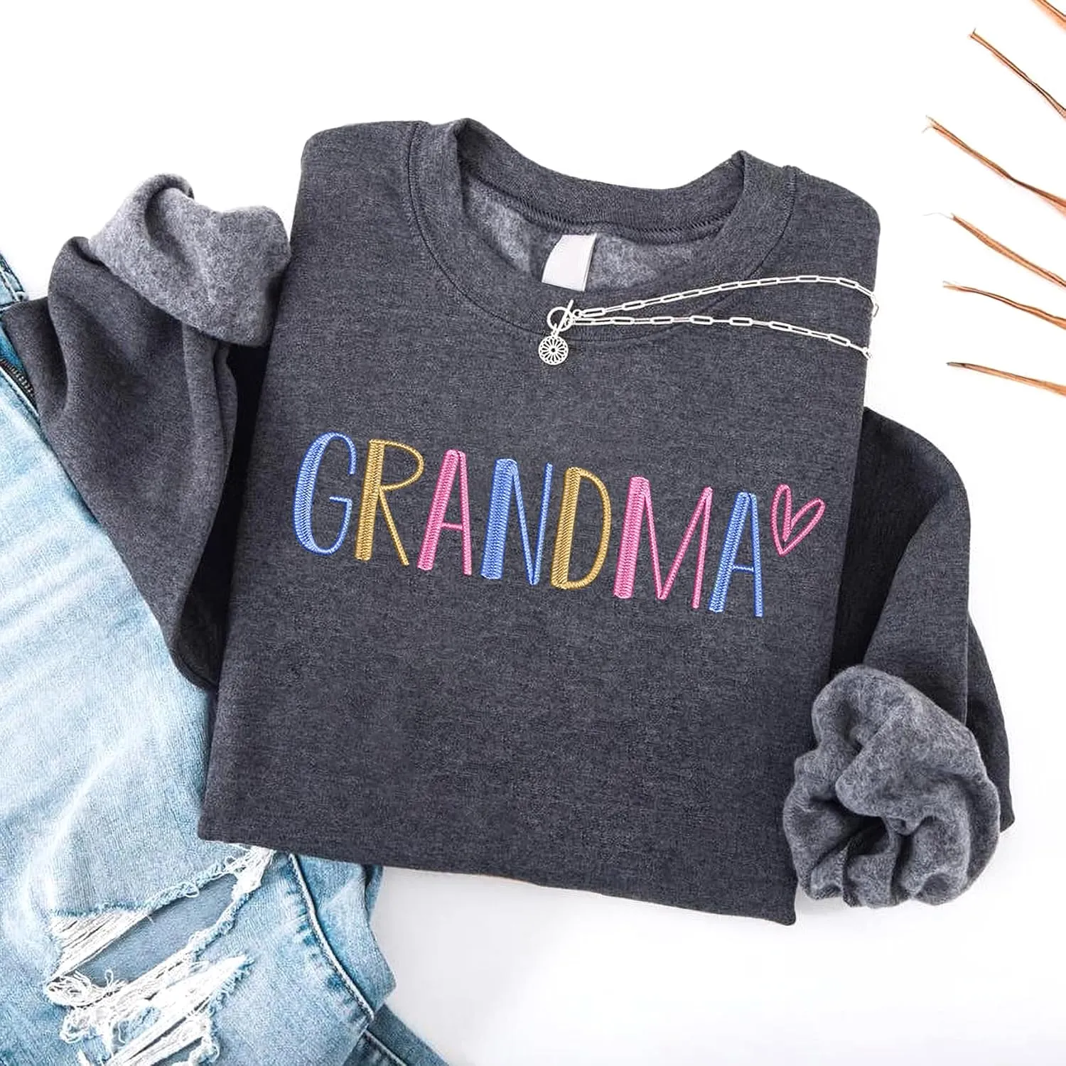 GODMERCH Embroidered Grandma Sweatshirt, Gifts Birthday Mothers Day for Grandma, Embroidery Crewneck Sweatshirts for Women