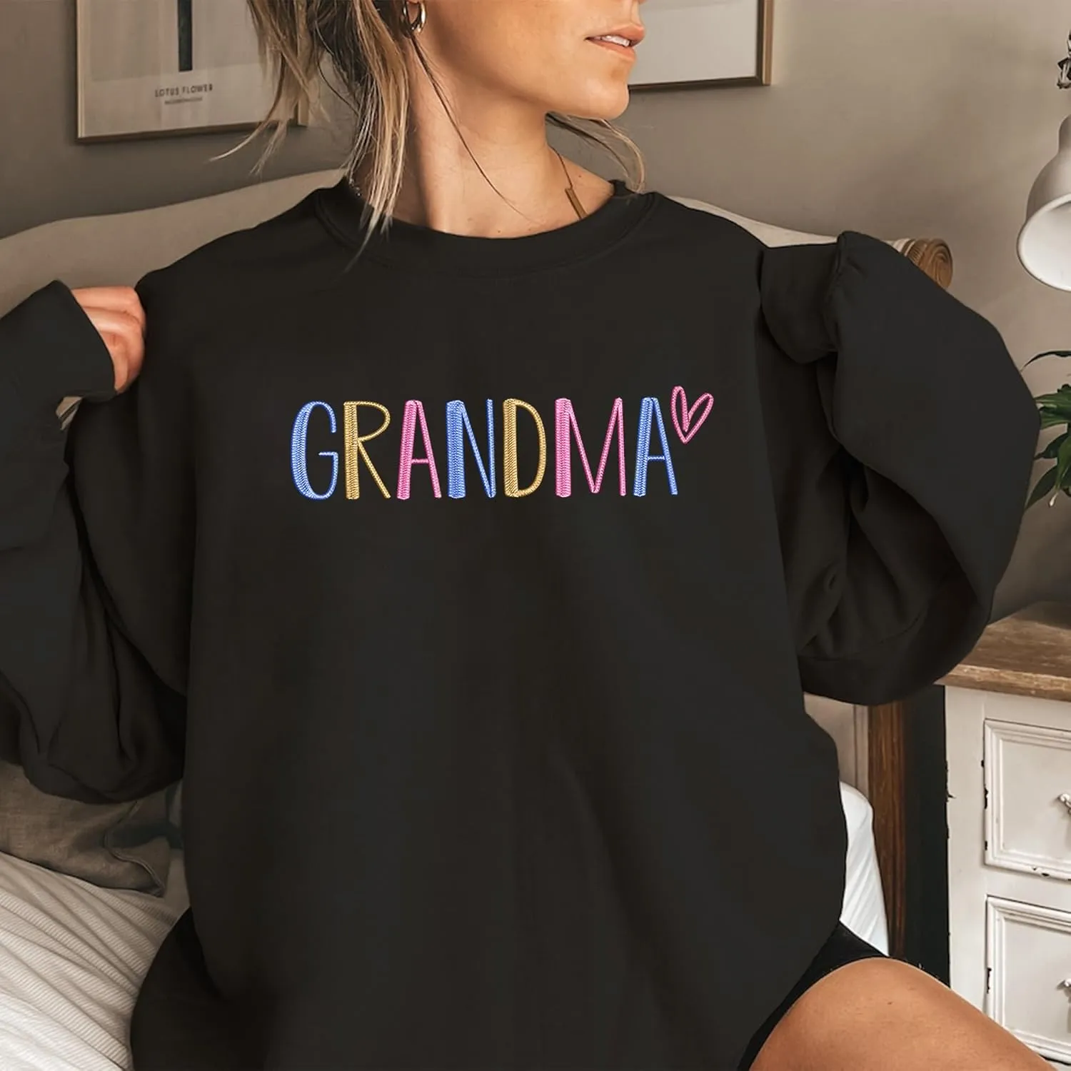 GODMERCH Embroidered Grandma Sweatshirt, Gifts Birthday Mothers Day for Grandma, Embroidery Crewneck Sweatshirts for Women