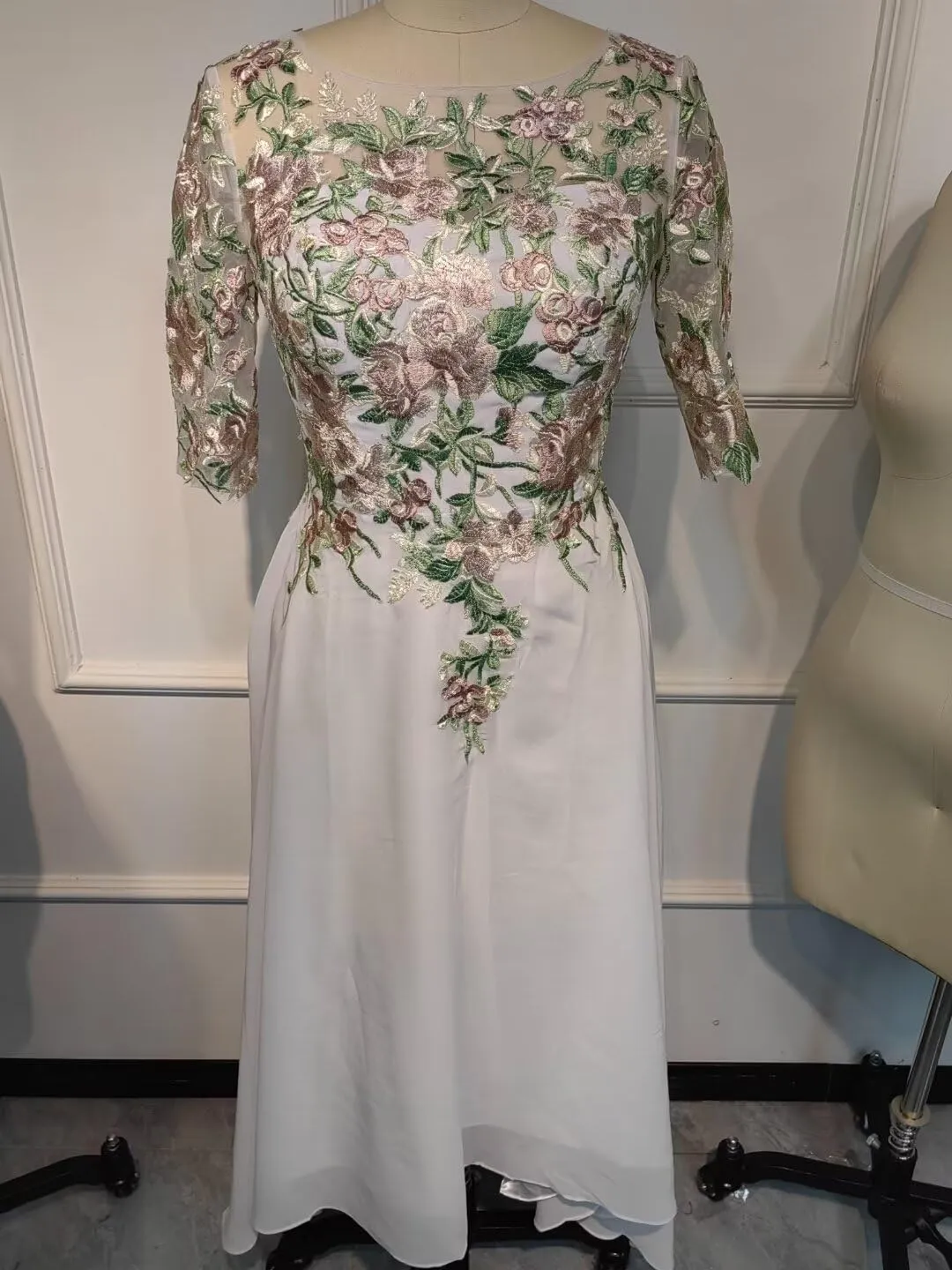 Tea Length Mother of The Bride Dresses Embroidery Chiffon Appliques Half Sleeves Formal Evening Dress A Line